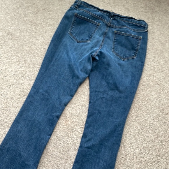 Old Navy Flirt Jeans - Picture 9 of 9